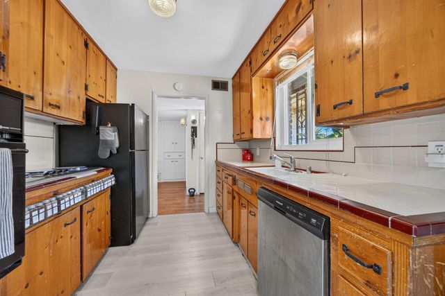 5005 I Pkwy, Sacramento, CA 95823