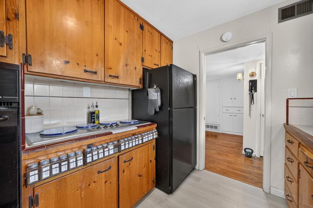 5005 I Pkwy, Sacramento, CA 95823