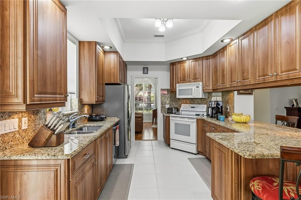 4605 Navassa LN, NAPLES, FL 34119 — photo 4