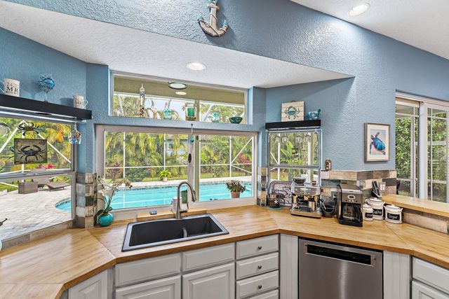 19115 SE Coral Reef Lane, Jupiter, FL 33458