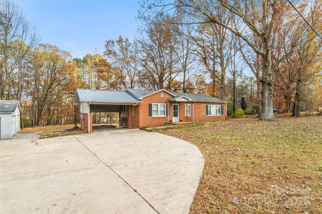 2282 Rome Jones Road, Newton, NC 28658