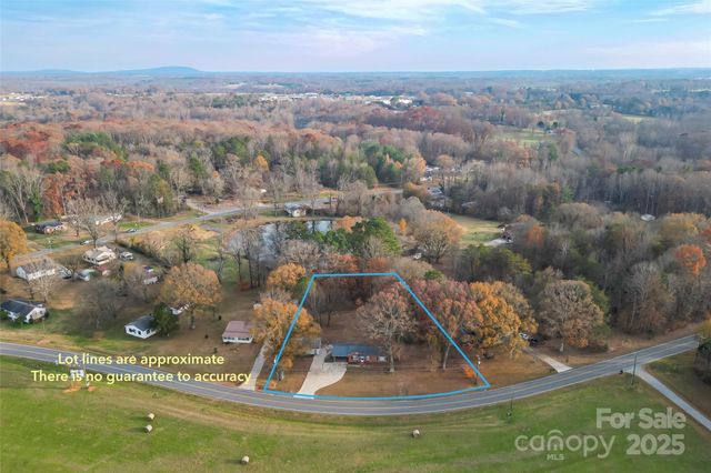 2282 Rome Jones Road, Newton, NC 28658