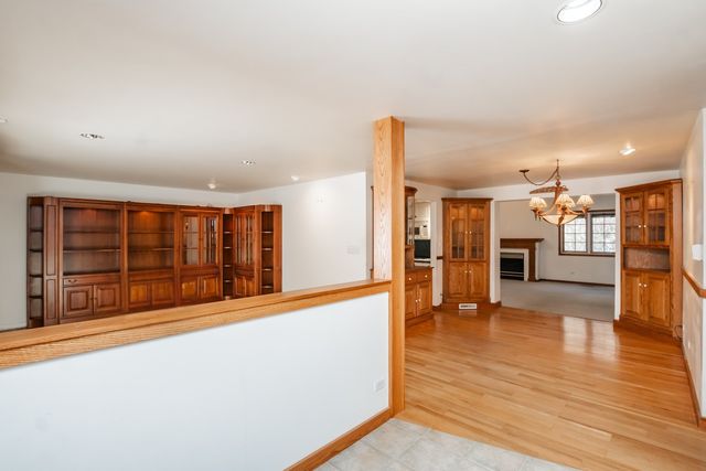 3843 Springdale Avenue, Glenview, IL 60025