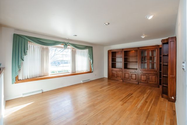 3843 Springdale Avenue, Glenview, IL 60025