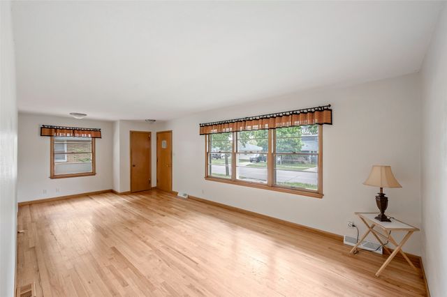 723 19th Street, West Des Moines, IA 50265