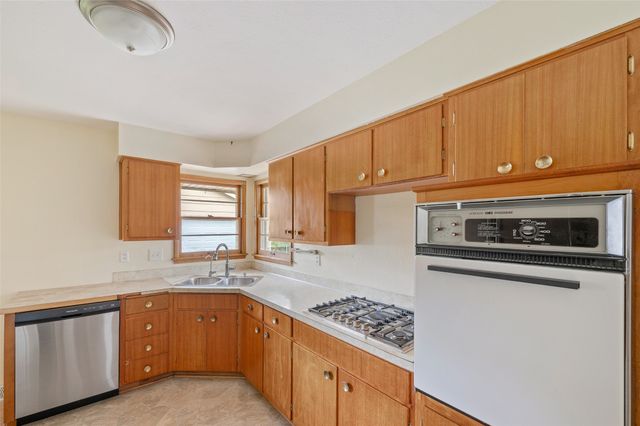 723 19th Street, West Des Moines, IA 50265