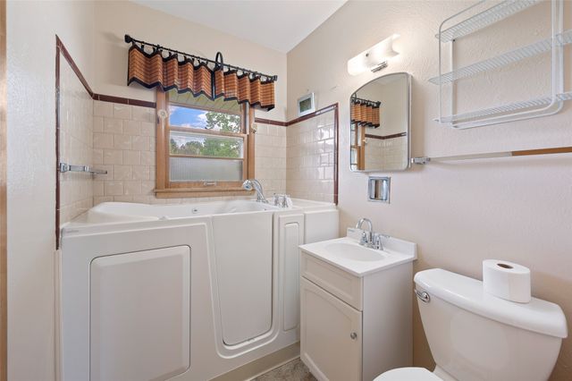 723 19th Street, West Des Moines, IA 50265