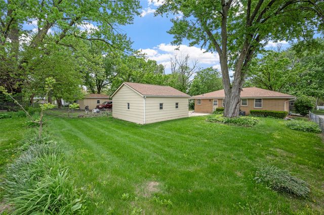 723 19th Street, West Des Moines, IA 50265