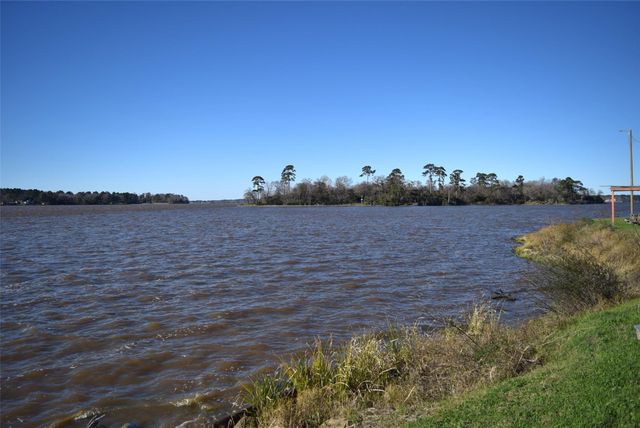 26 Westpoint Drive, Trinity, TX 75862