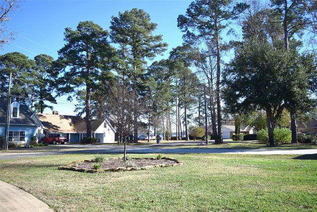 26 Westpoint Drive, Trinity, TX 75862