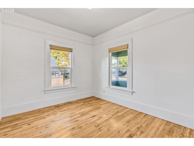 5542 Ne FLANDERS St, Portland, OR 97213
