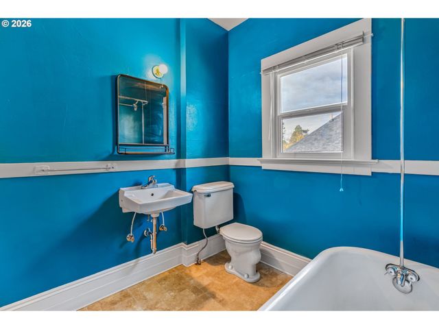 5542 Ne FLANDERS St, Portland, OR 97213