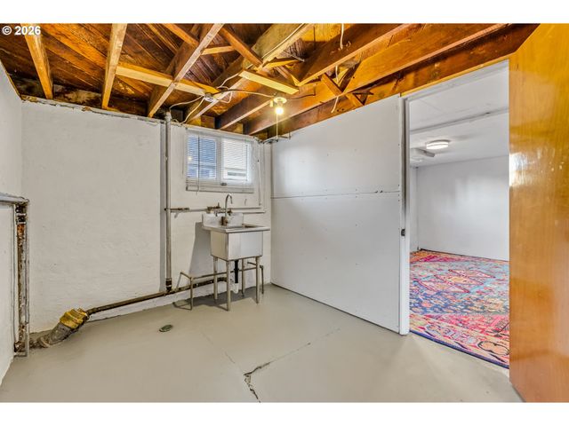 5542 Ne FLANDERS St, Portland, OR 97213