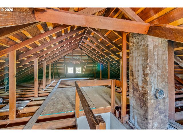 5542 Ne FLANDERS St, Portland, OR 97213