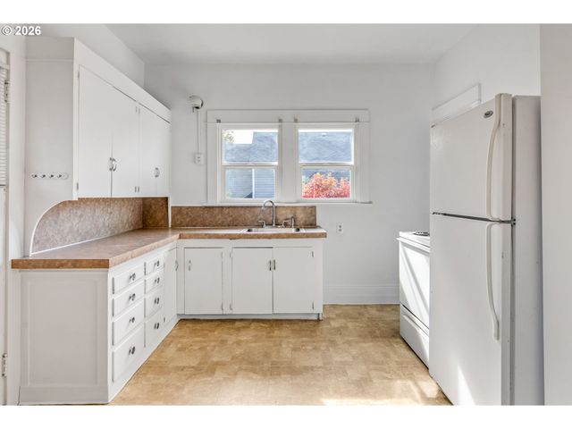5542 Ne FLANDERS St, Portland, OR 97213