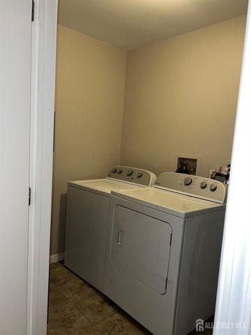 478 Witney Court, North Brunswick, NJ 08902