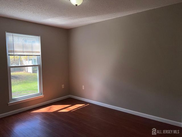 478 Witney Court, North Brunswick, NJ 08902