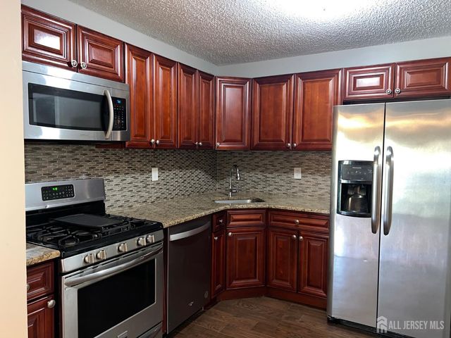 478 Witney Court, North Brunswick, NJ 08902