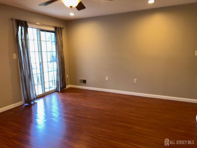 478 Witney Court, North Brunswick, NJ 08902