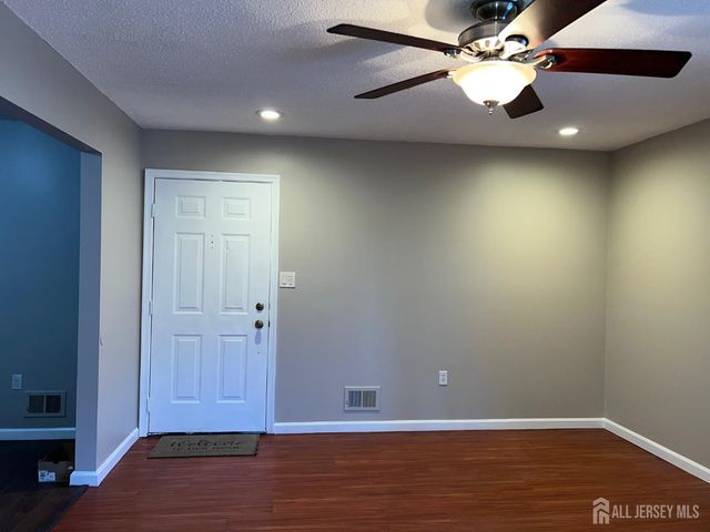 478 Witney Court, North Brunswick, NJ 08902