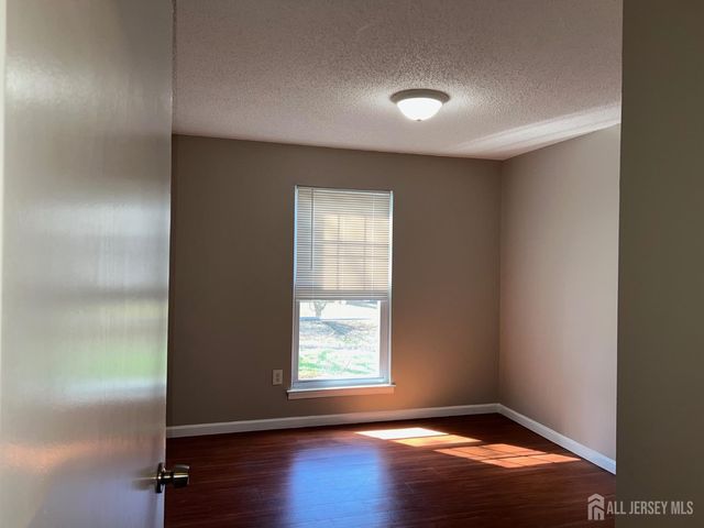 478 Witney Court, North Brunswick, NJ 08902