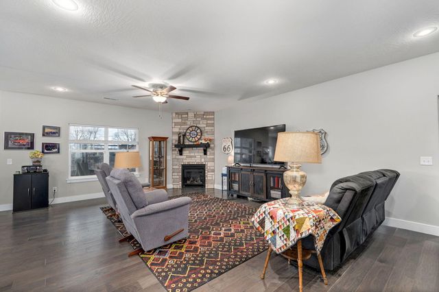 4259 W Orchard Lane, Battlefield, MO 65619