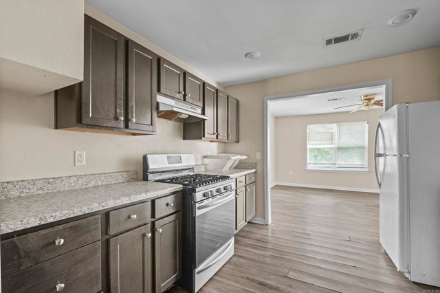 7707 W 45TH Street, Little Rock, AR 72204