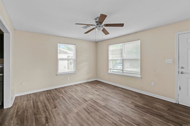 7707 W 45TH Street, Little Rock, AR 72204