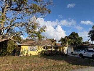 394 Evergreen Avenue, Tequesta, FL 33469