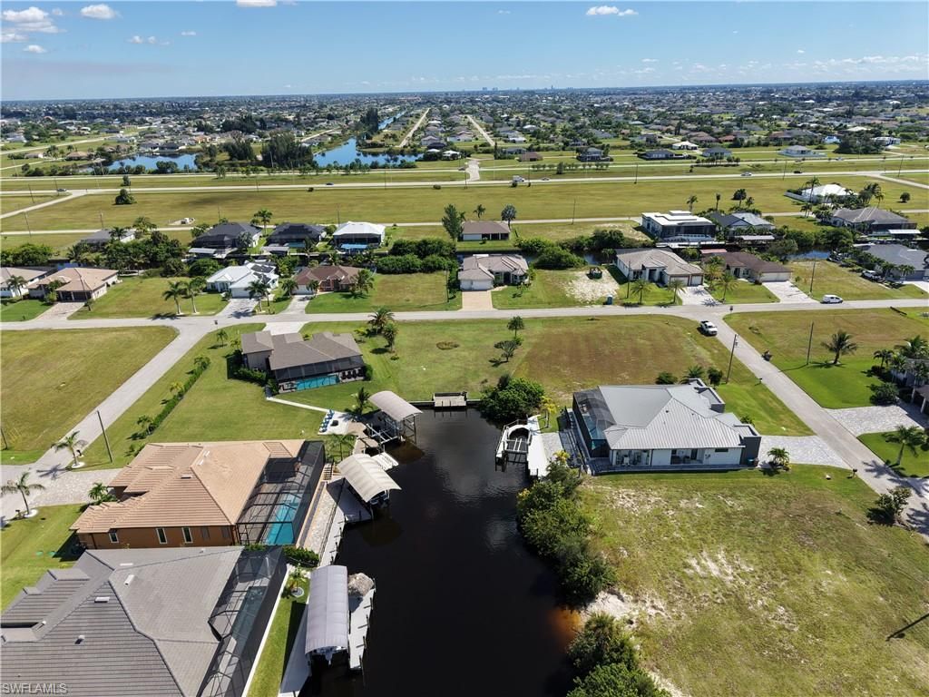 Image 10 of property listing at 516 NW 33rd AVE, Cape Coral, FL 33993