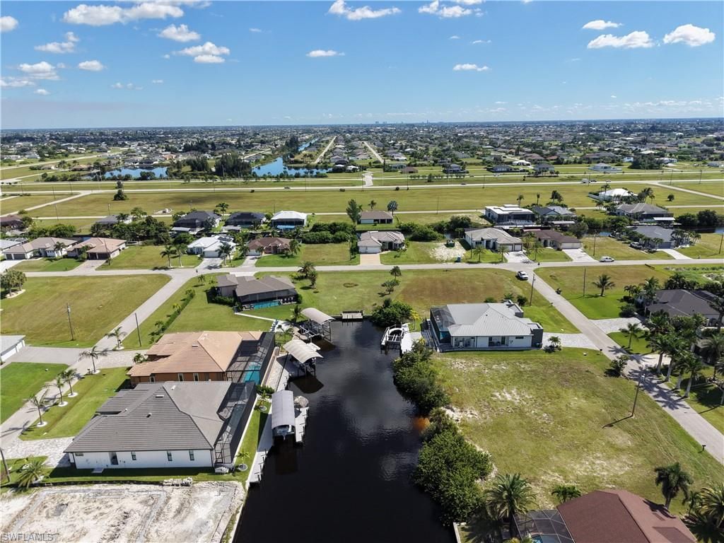 Image 11 of property listing at 516 NW 33rd AVE, Cape Coral, FL 33993