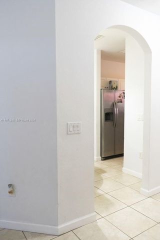 2928 SE 2nd St 8, Homestead, FL 33033