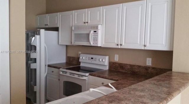 2928 SE 2nd St 8, Homestead, FL 33033