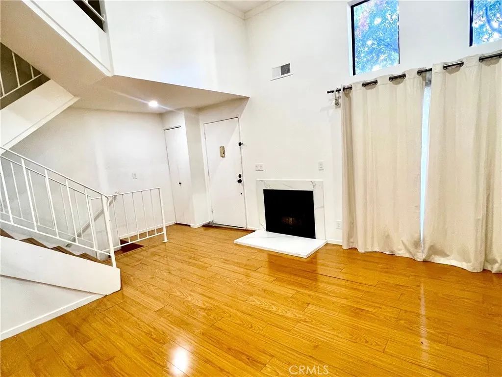 9131 Burnet Ave 23, North Hills, CA 91343