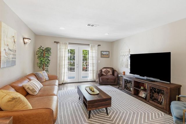 3161 Calle Osuna, Oceanside, CA 92056