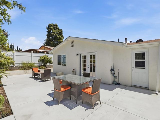 3161 Calle Osuna, Oceanside, CA 92056