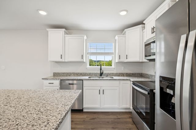145 Alice Preston Loop, Gordonsville, TN 38563