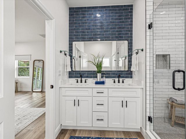 605 12TH AVENUE N, St Petersburg, FL 33701