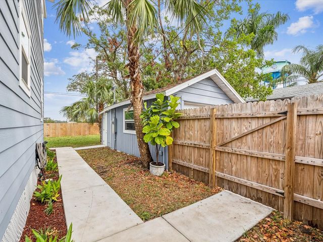 605 12TH AVENUE N, St Petersburg, FL 33701