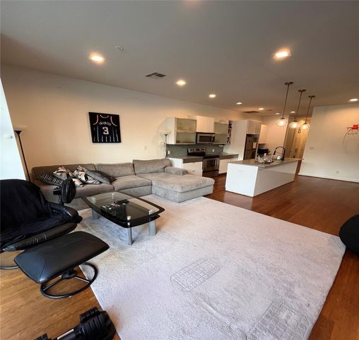 207 Pierce Street 206, Houston, TX 77002