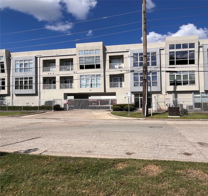 207 Pierce Street 206, Houston, TX 77002