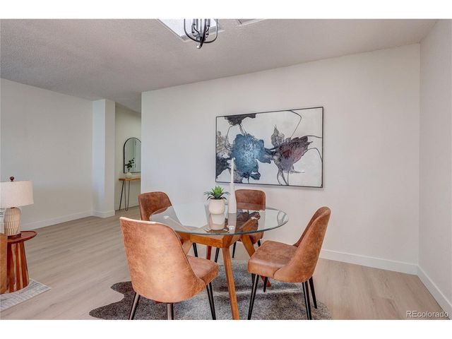2880 S Locust St 701S, Denver, CO 80222