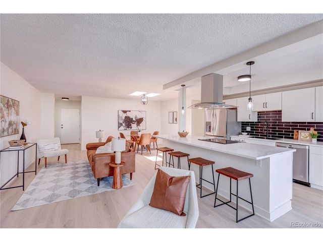 2880 S Locust St 701S, Denver, CO 80222