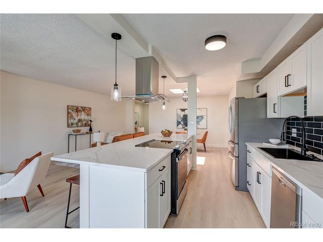 2880 S Locust St 701S, Denver, CO 80222