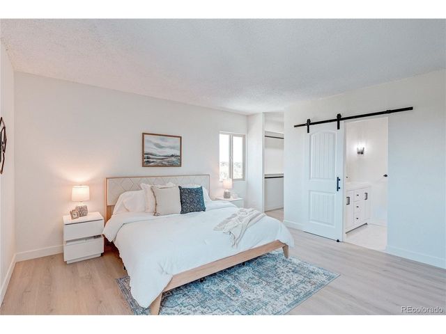 2880 S Locust St 701S, Denver, CO 80222