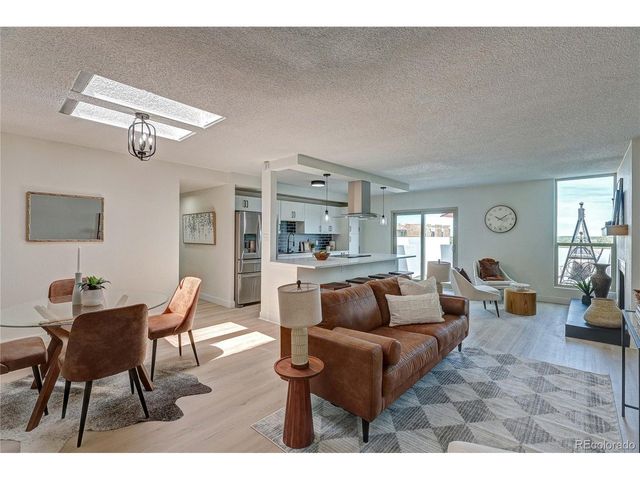 2880 S Locust St 701S, Denver, CO 80222