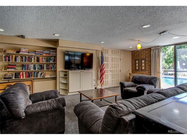 2880 S Locust St 701S, Denver, CO 80222