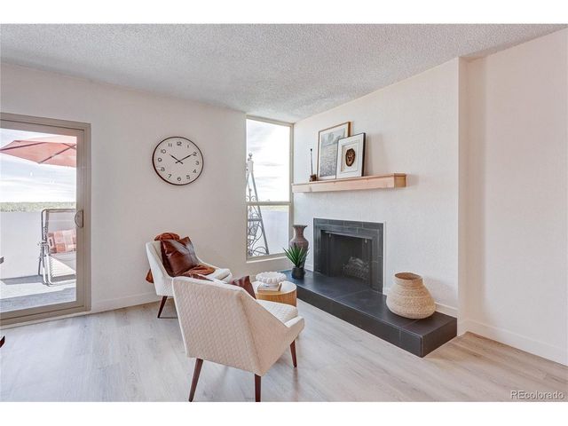 2880 S Locust St 701S, Denver, CO 80222