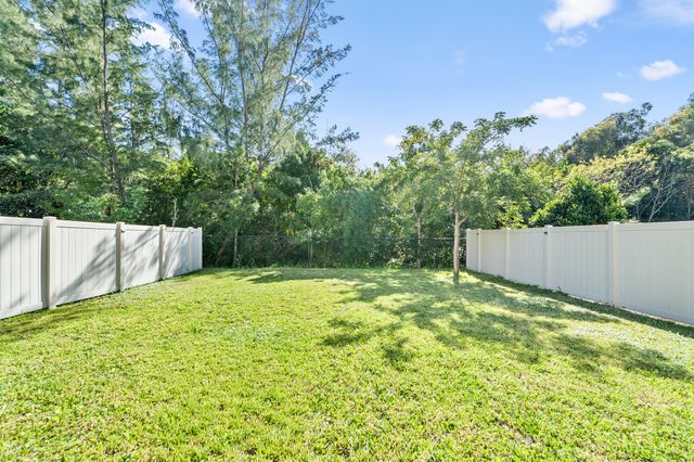 1817 Lake Cove Drive, Lake Worth Beach, FL 33460
