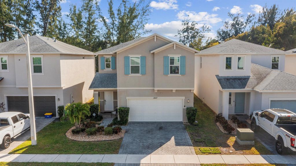 1817 Lake Cove Drive, Lake Worth Beach, FL 33460